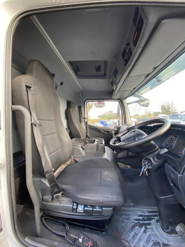 Грузовик с закрытым кузовом 2014 Mercedes Atego 1524: фото 12