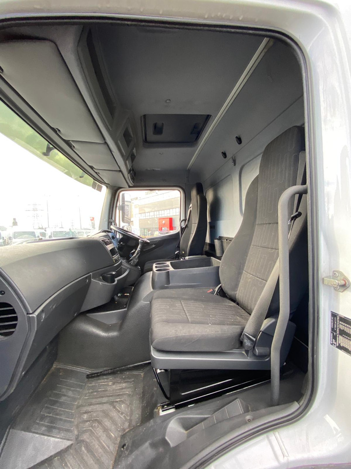 Грузовик с закрытым кузовом 2014 Mercedes Atego 1524: фото 14