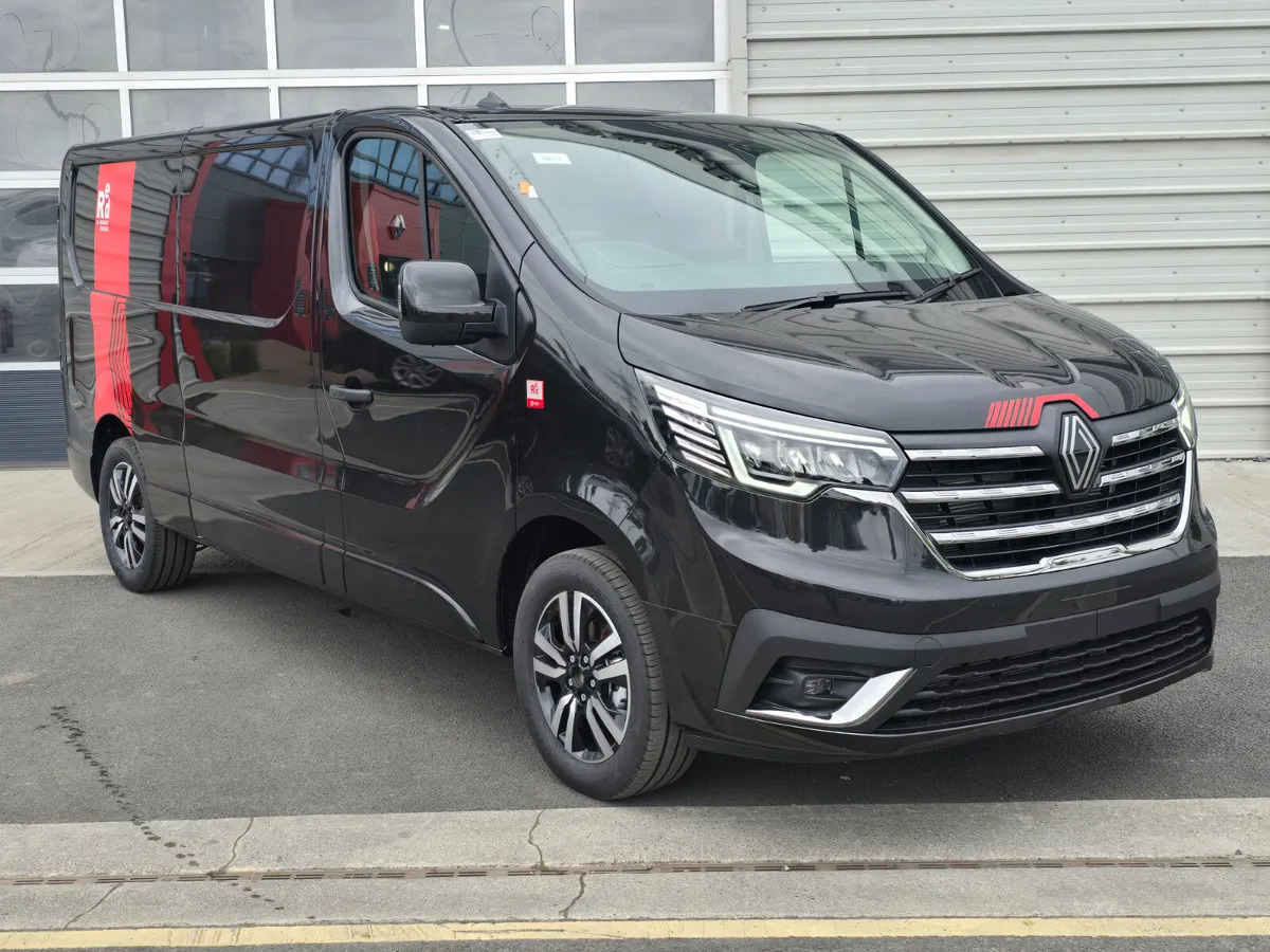 NEW Renault Trafic Exclusive 170BHP/150BHP Manual Black - Цельнометаллический фургон: фото 1 NEW Renault Trafic Exclusive 170BHP/150BHP Manual Black - Цельнометаллический фургон: фото 1