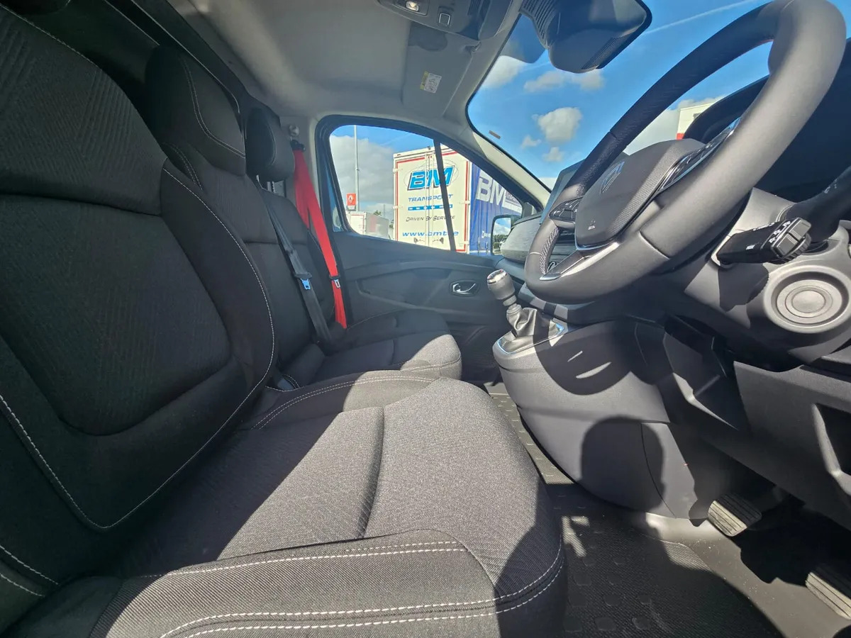 NEW Renault Trafic Exclusive 170BHP/150BHP Manual White - Цельнометаллический фургон: фото 4 NEW Renault Trafic Exclusive 170BHP/150BHP Manual White - Цельнометаллический фургон: фото 4
