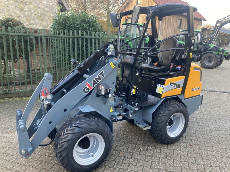 Giant G2300 HD - Компактный фронтальный погрузчик: фото 2 Giant G2300 HD - Компактный фронтальный погрузчик: фото 2