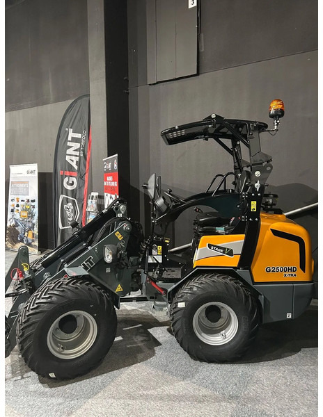 Компактный фронтальный погрузчик Giant Showmodellen direct leverbaar: фото 6 Компактный фронтальный погрузчик Giant Showmodellen direct leverbaar: фото 6