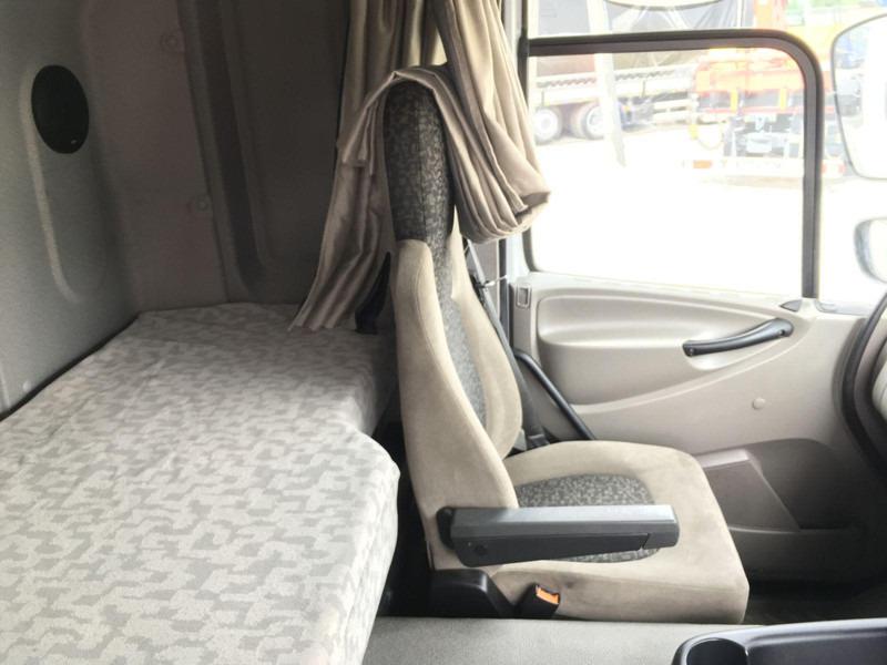 DAF CF 65.220 - Грузовик-шасси: фото 4 DAF CF 65.220 - Грузовик-шасси: фото 4