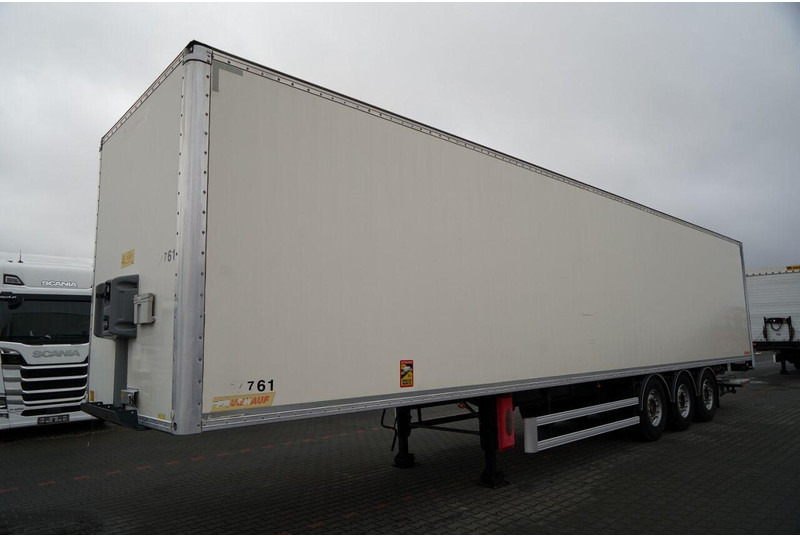 Fruehauf KONTENER / KOFFER / ROLETA / WINDA DOHALLNDIA / OŚ PODOSZONA / S - Полуприцеп-фургон: фото 4 Fruehauf KONTENER / KOFFER / ROLETA / WINDA DOHALLNDIA / OŚ PODOSZONA / S - Полуприцеп-фургон: фото 4