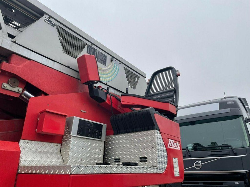 Scania P94-300 Emelőkosaras 33m - Грузовик, Автоманипулятор: фото 5 Scania P94-300 Emelőkosaras 33m - Грузовик, Автоманипулятор: фото 5