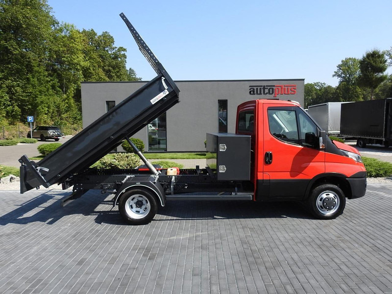 Малотоннажный самосвал Iveco DAILY 35C13 WYWROTKA TEMPOMAT KLIMATYZACJA BLIŹNIACZE KOŁA  130K: фото 8 Малотоннажный самосвал Iveco DAILY 35C13 WYWROTKA TEMPOMAT KLIMATYZACJA BLIŹNIACZE KOŁA  130K: фото 8