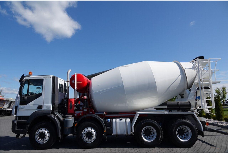 Iveco TRAKKER 410 / 8X4 / BETONOMIESZARKA 9 M3 / PUTZMEISTER / ALUFELG - Автобетоносмеситель: фото 3 Iveco TRAKKER 410 / 8X4 / BETONOMIESZARKA 9 M3 / PUTZMEISTER / ALUFELG - Автобетоносмеситель: фото 3