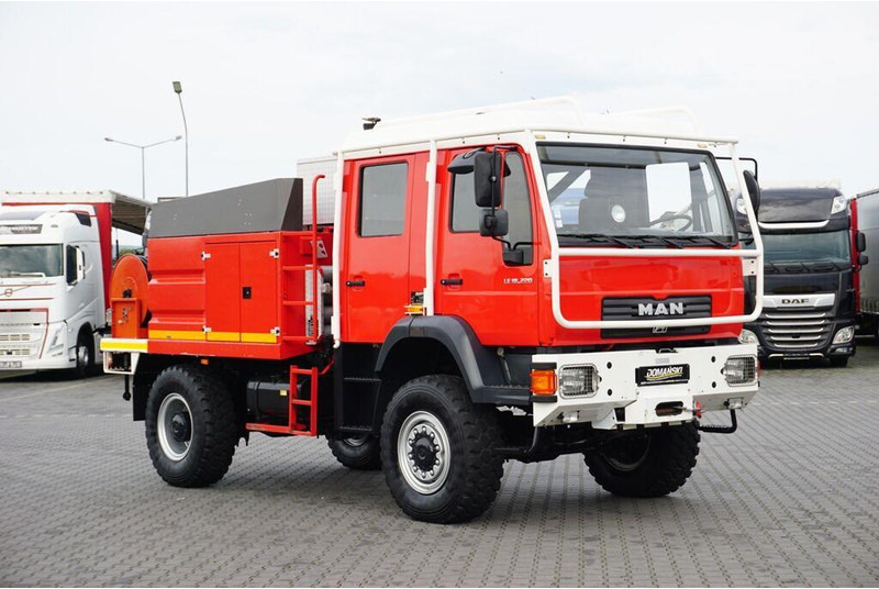 MAN / LE 220 / 4 X 4 / DOKA / STRAŻ POZARNA - Пожарная машина: фото 2 MAN / LE 220 / 4 X 4 / DOKA / STRAŻ POZARNA - Пожарная машина: фото 2