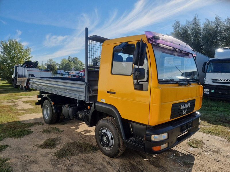 MAN LE 8.180 Meiller Kipper Three-Sided Tipper - 3 old. billencs - T - Самосвал: фото 4 MAN LE 8.180 Meiller Kipper Three-Sided Tipper - 3 old. billencs - T - Самосвал: фото 4