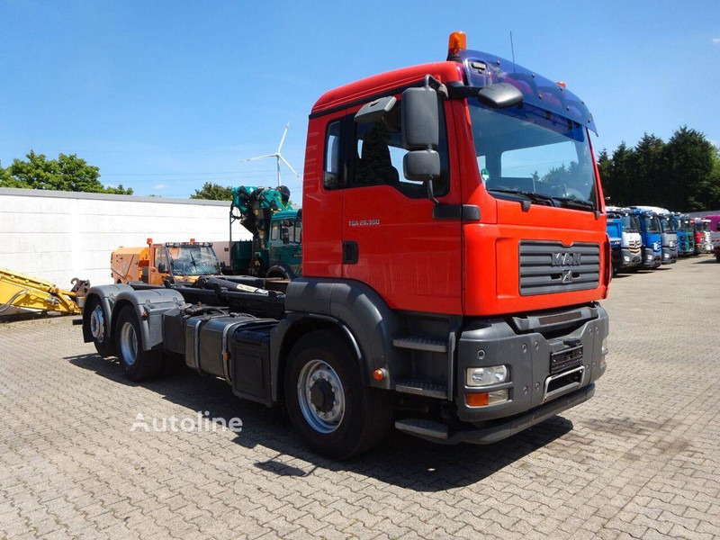 MAN TGA 26.360 - Hook lift truck 6x4 - Крюковой мультилифт, Автоманипулятор: фото 4 MAN TGA 26.360 - Hook lift truck 6x4 - Крюковой мультилифт, Автоманипулятор: фото 4