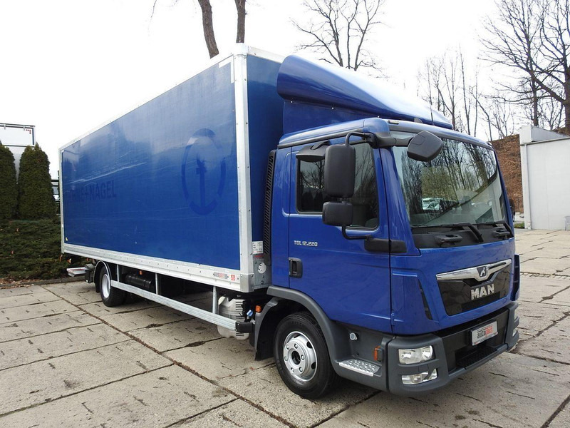 MAN TGL 12.220 KONTENER WINDA 18 PALET TEMPOMAT KLIMATYZACJA PNEUMAT - Грузовик с закрытым кузовом: фото 4 MAN TGL 12.220 KONTENER WINDA 18 PALET TEMPOMAT KLIMATYZACJA PNEUMAT - Грузовик с закрытым кузовом: фото 4