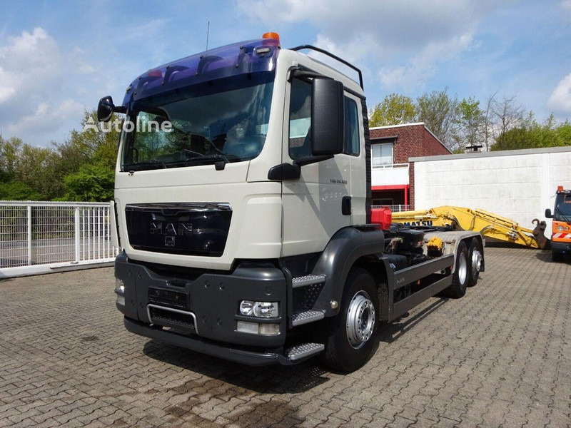 MAN TGS 26.320 - Hook lift truck - Крюковой мультилифт, Автоманипулятор: фото 1 MAN TGS 26.320 - Hook lift truck - Крюковой мультилифт, Автоманипулятор: фото 1