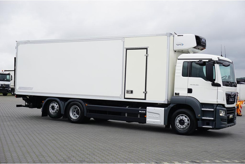 MAN TGS / 26.360 / EURO 6 / CHŁODNIA + WINDA / 20 PALET - Рефрижератор: фото 4 MAN TGS / 26.360 / EURO 6 / CHŁODNIA + WINDA / 20 PALET - Рефрижератор: фото 4