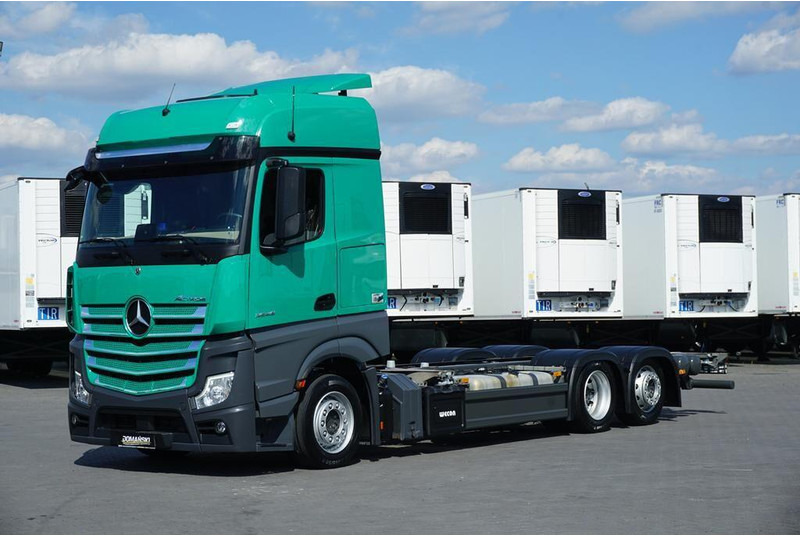 Mercedes-Benz ACTROS / 2548 / ACC / E 6 / MP 5 / MEGA / BDF 7,82 M / RETARDER - Грузовик-контейнеровоз/ Сменный кузов: фото 2 Mercedes-Benz ACTROS / 2548 / ACC / E 6 / MP 5 / MEGA / BDF 7,82 M / RETARDER - Грузовик-контейнеровоз/ Сменный кузов: фото 2