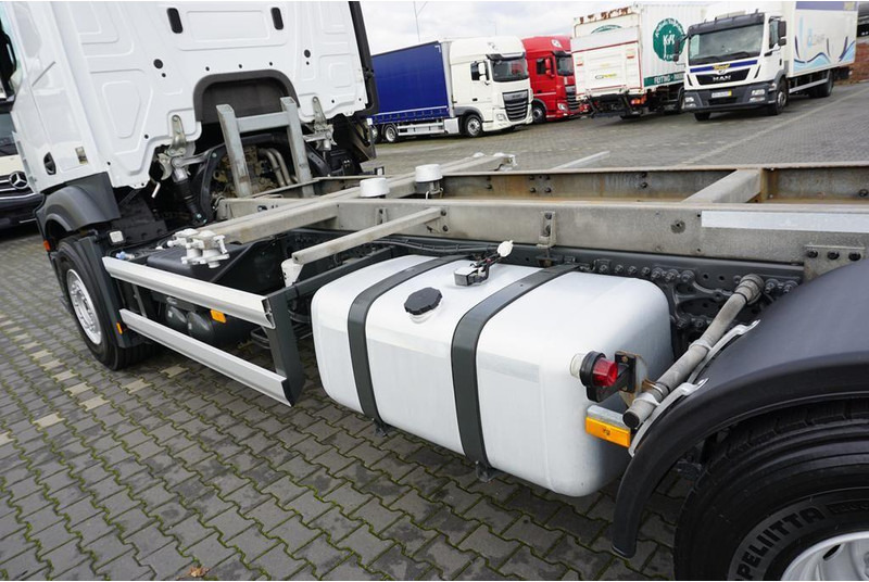 Грузовик-шасси Mercedes-Benz ACTROS / 2553 / ACC / E 6 / BDF + WINDA / 7.15 , 7.45, 7.82 M /: фото 10 Грузовик-шасси Mercedes-Benz ACTROS / 2553 / ACC / E 6 / BDF + WINDA / 7.15 , 7.45, 7.82 M /: фото 10