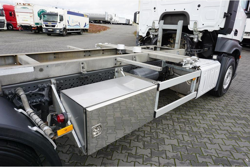 Грузовик-шасси Mercedes-Benz ACTROS / 2553 / ACC / E 6 / BDF + WINDA / 7.15 , 7.45, 7.82 M /: фото 14 Грузовик-шасси Mercedes-Benz ACTROS / 2553 / ACC / E 6 / BDF + WINDA / 7.15 , 7.45, 7.82 M /: фото 14