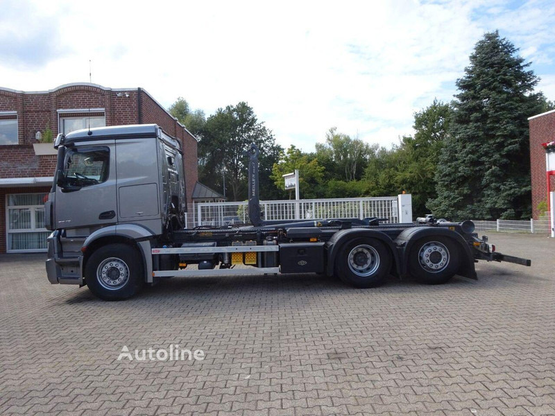 Mercedes-Benz Actros 2545 - Hook lift truck 6x2 - Крюковой мультилифт: фото 3 Mercedes-Benz Actros 2545 - Hook lift truck 6x2 - Крюковой мультилифт: фото 3