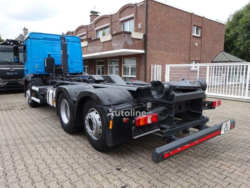 Mercedes-Benz Antos 2533 - Hook lift truck 6x2 - Крюковой мультилифт: фото 4 Mercedes-Benz Antos 2533 - Hook lift truck 6x2 - Крюковой мультилифт: фото 4