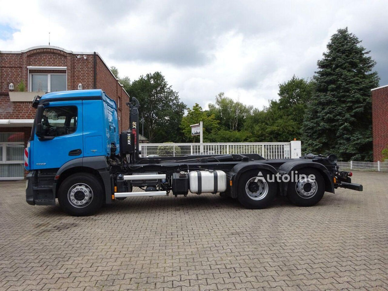 Mercedes-Benz Antos 2533 - Hook lift truck 6x2 - Крюковой мультилифт: фото 3 Mercedes-Benz Antos 2533 - Hook lift truck 6x2 - Крюковой мультилифт: фото 3