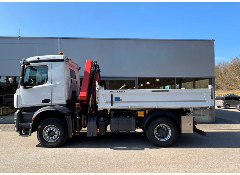 Самосвал, Автоманипулятор Mercedes-Benz Arocs 1840 - 3 way tipper truck + crane: фото 6 Самосвал, Автоманипулятор Mercedes-Benz Arocs 1840 - 3 way tipper truck + crane: фото 6