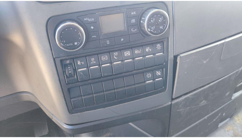 MAN TGX 18.265 Lowdeck - MEGA - Тягач: фото 5 MAN TGX 18.265 Lowdeck - MEGA - Тягач: фото 5