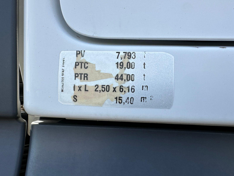 Тягач Mercedes-Benz Actros 1845: фото 8