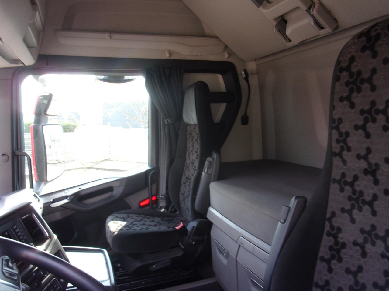 SCANIA R 500 A4x2NB - Тягач: фото 4 SCANIA R 500 A4x2NB - Тягач: фото 4