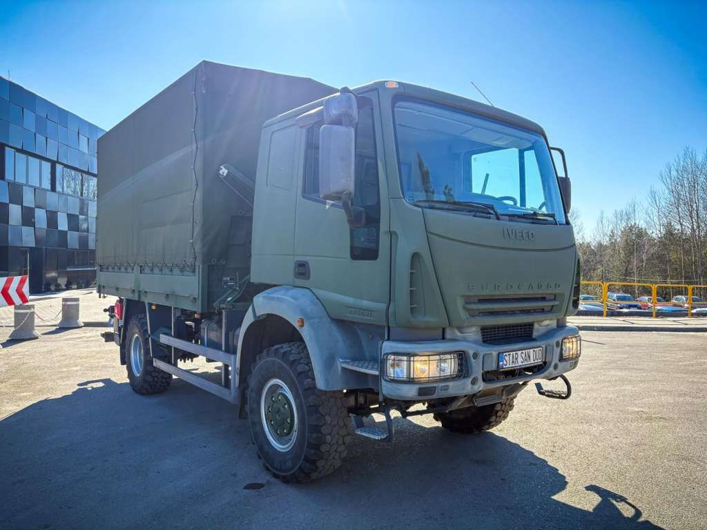 Iveco EUROCARGO 4x4 Offroad Camper Winde - Тентованный грузовик: фото 2 Iveco EUROCARGO 4x4 Offroad Camper Winde - Тентованный грузовик: фото 2