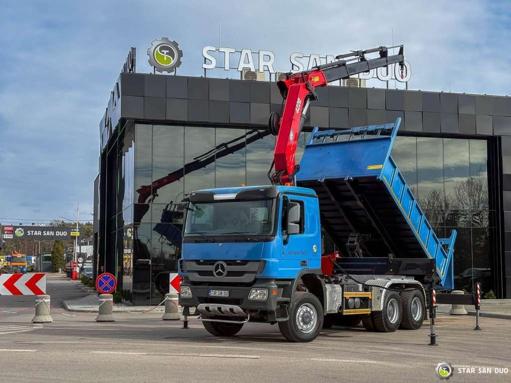 Mercedes-Benz ACTROS 3341 6x6 HMF 4220 K4 CRANE KIPPER - Автоманипулятор: фото 1 Mercedes-Benz ACTROS 3341 6x6 HMF 4220 K4 CRANE KIPPER - Автоманипулятор: фото 1