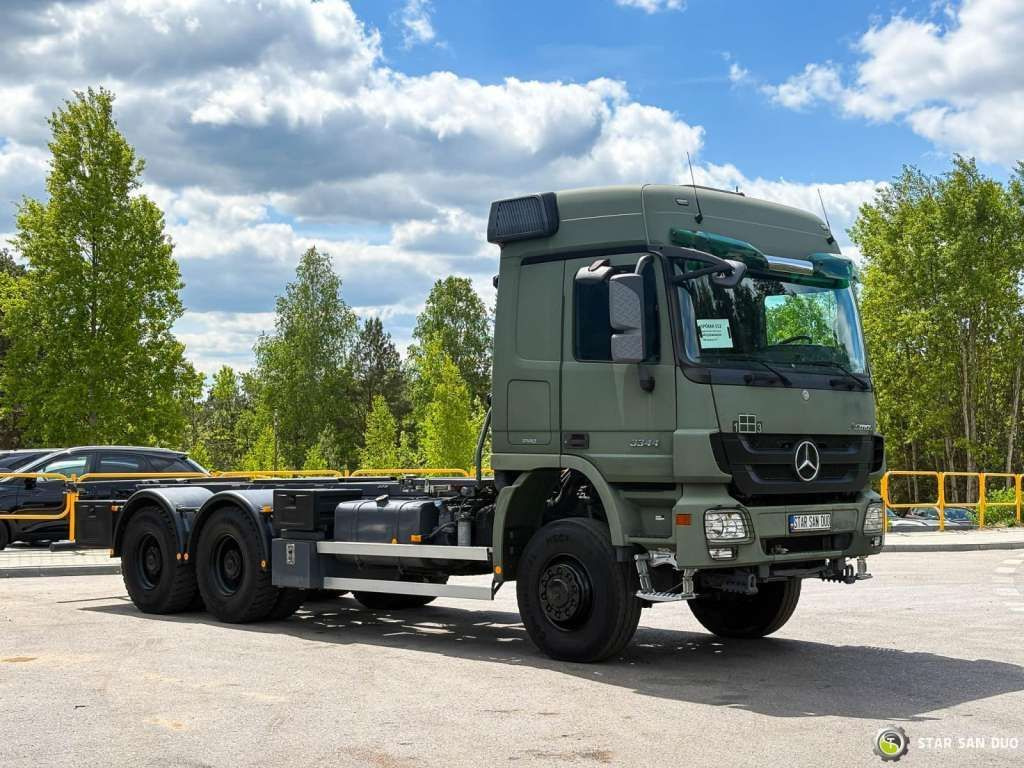 Mercedes-Benz ACTROS 3344 6x6 System Twist Lock - Грузовик-шасси: фото 2 Mercedes-Benz ACTROS 3344 6x6 System Twist Lock - Грузовик-шасси: фото 2