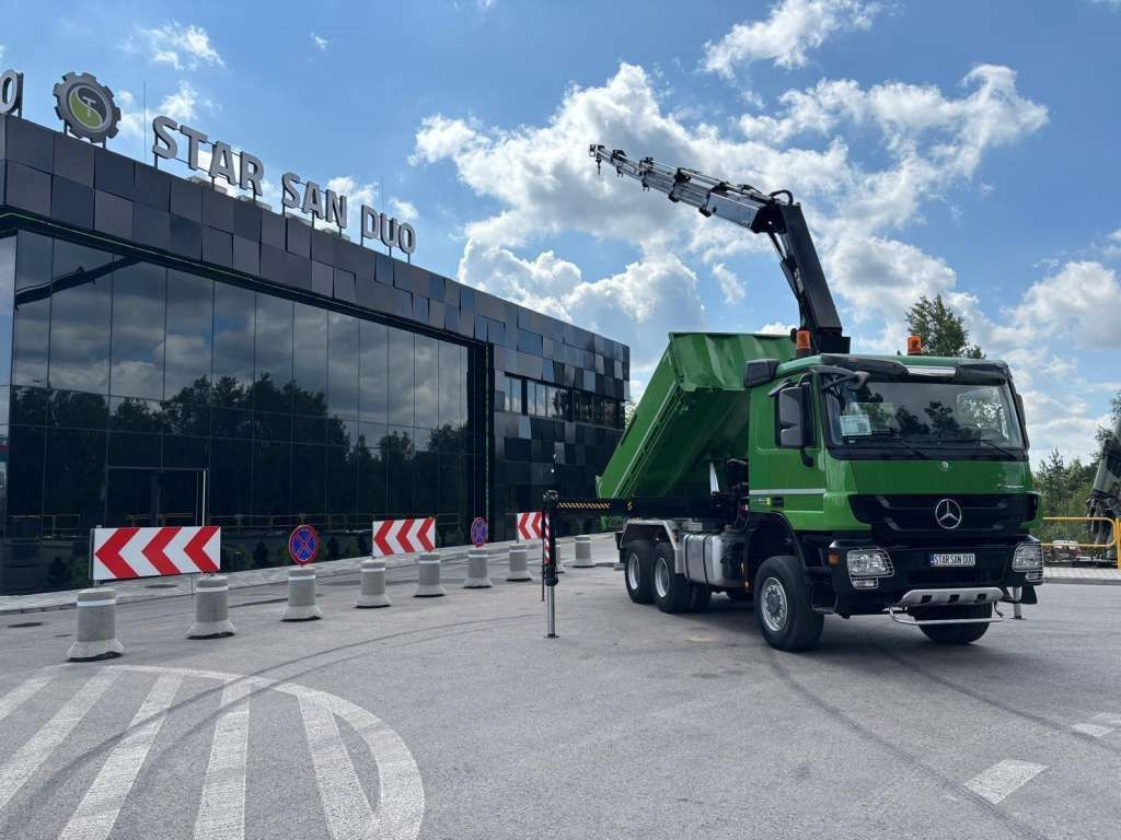 Самосвал Mercedes-Benz  ACTROS 3346 6x6 HIAB 244EP-4 Crane Kipper: фото 11