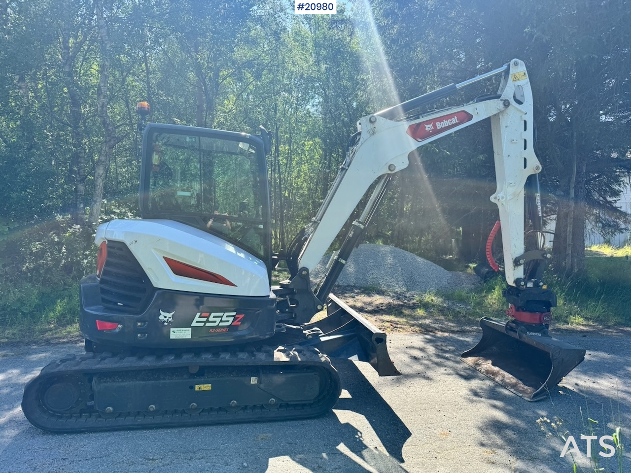 Bobcat E55Z Minigraver m/ Rototilt og 2 skuffer. 230 timer! - Мини-экскаватор: фото 1 Bobcat E55Z Minigraver m/ Rototilt og 2 skuffer. 230 timer! - Мини-экскаватор: фото 1