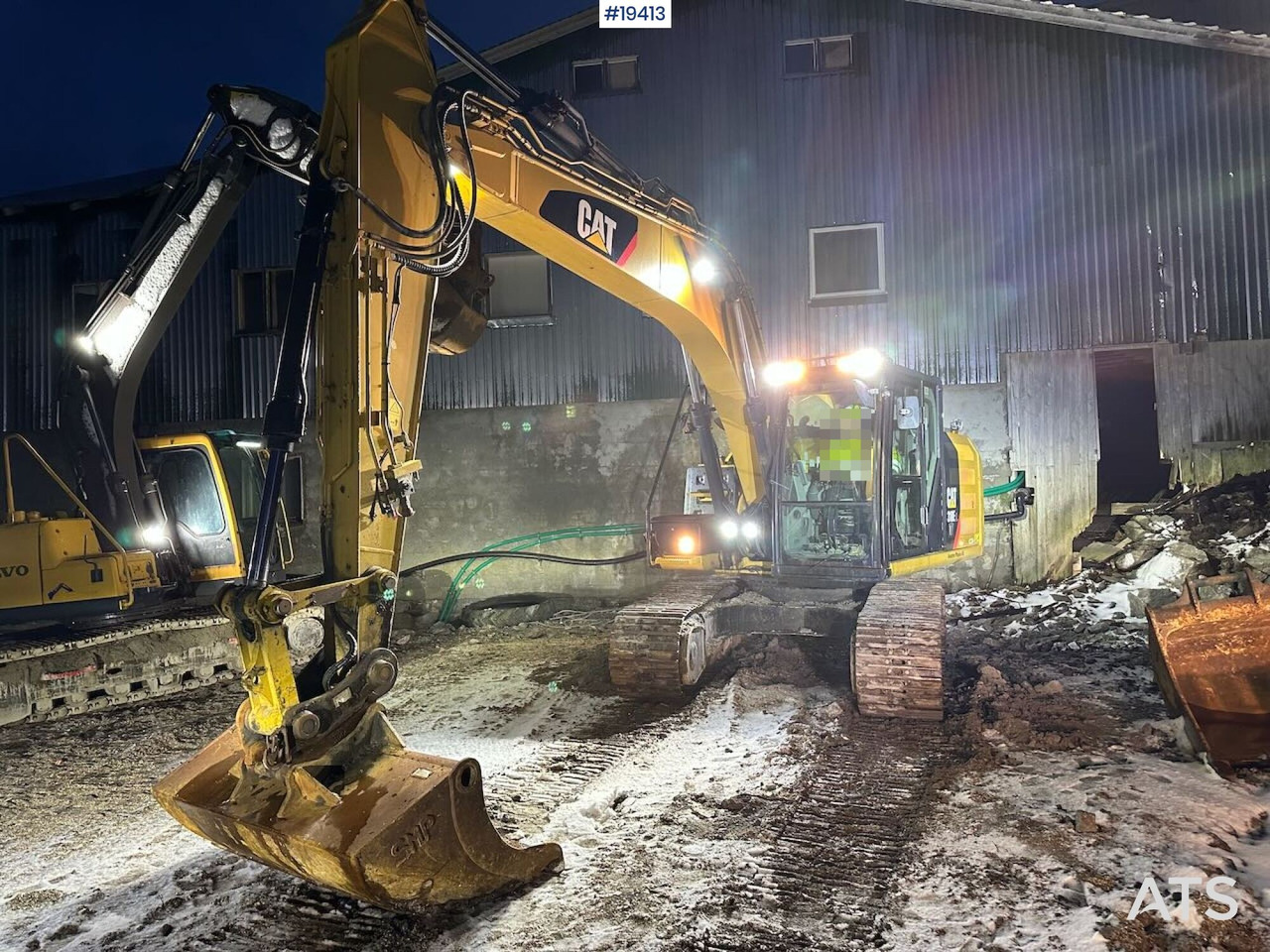 CAT 318EL crawler excavator w/ Cleaning bucket, tooth bucket and rototilt. WATCH VIDEO. - Экскаватор: фото 1 CAT 318EL crawler excavator w/ Cleaning bucket, tooth bucket and rototilt. WATCH VIDEO. - Экскаватор: фото 1