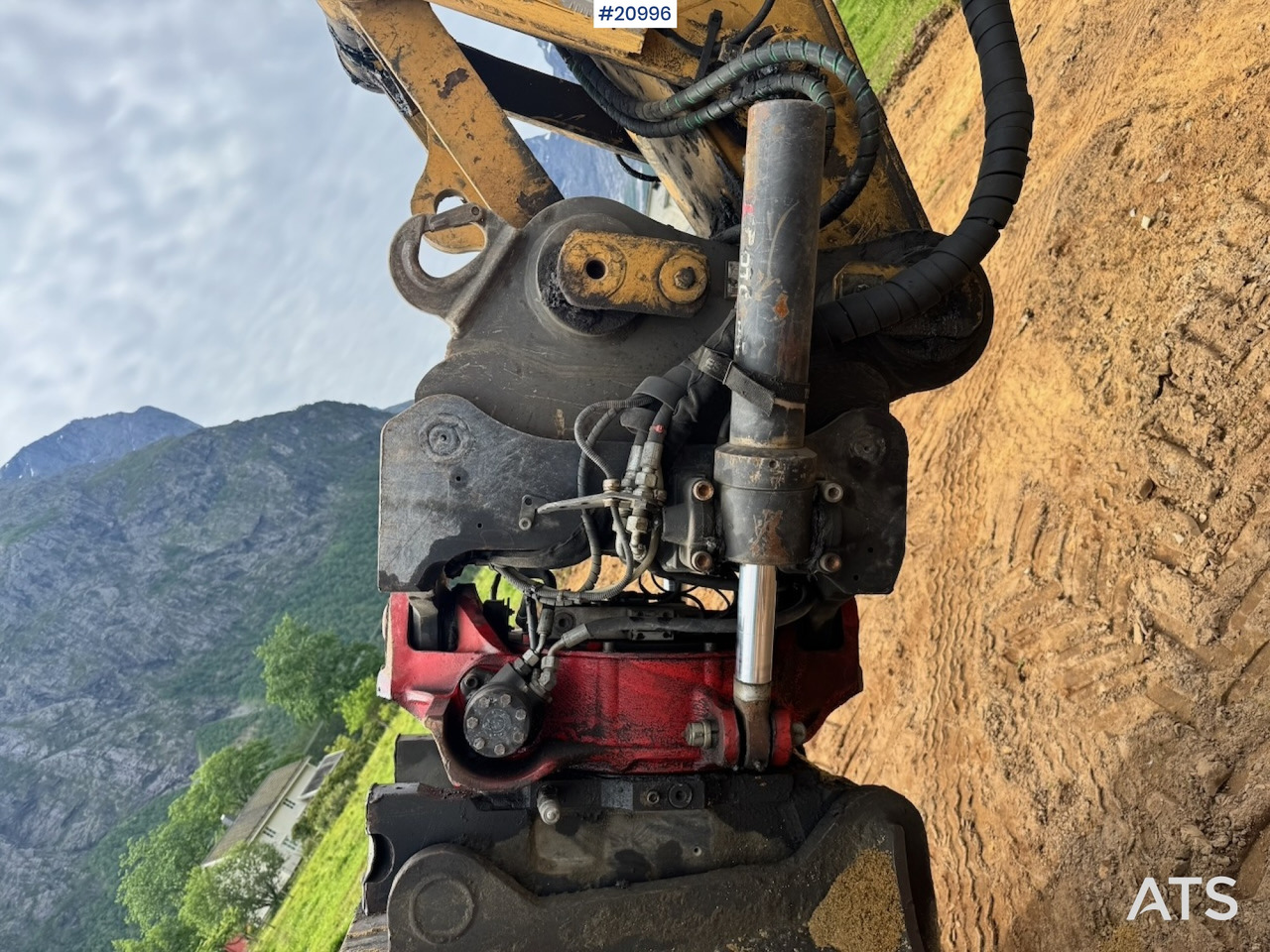 Гусеничный экскаватор Caterpillar 320EL: фото 28