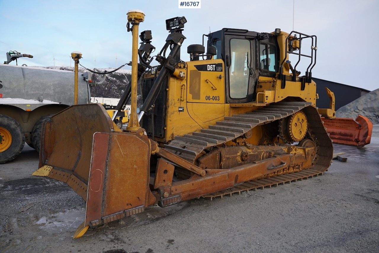 Бульдозер Caterpillar D6: фото 1