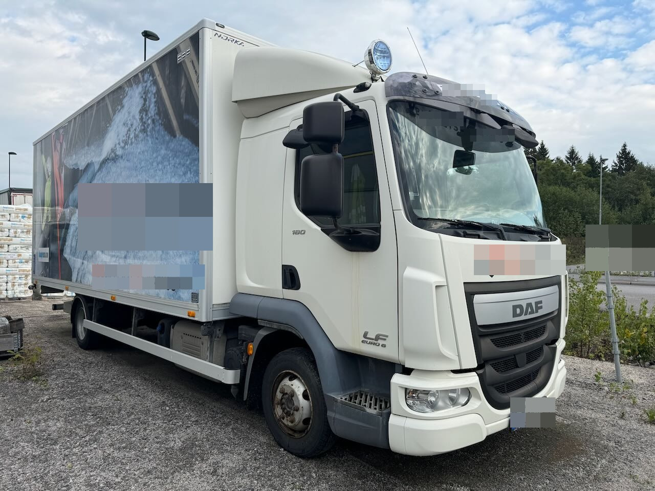 DAF LF 180 - Грузовик с закрытым кузовом: фото 1 DAF LF 180 - Грузовик с закрытым кузовом: фото 1