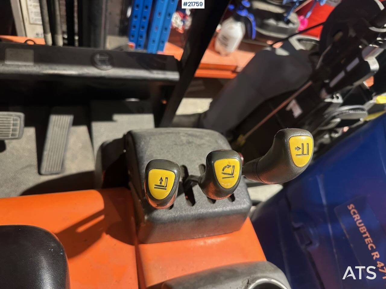 Daewoo B20T truck m/ 4,5 m løftehøyde - Низкорамный полуприцеп: фото 4 Daewoo B20T truck m/ 4,5 m løftehøyde - Низкорамный полуприцеп: фото 4