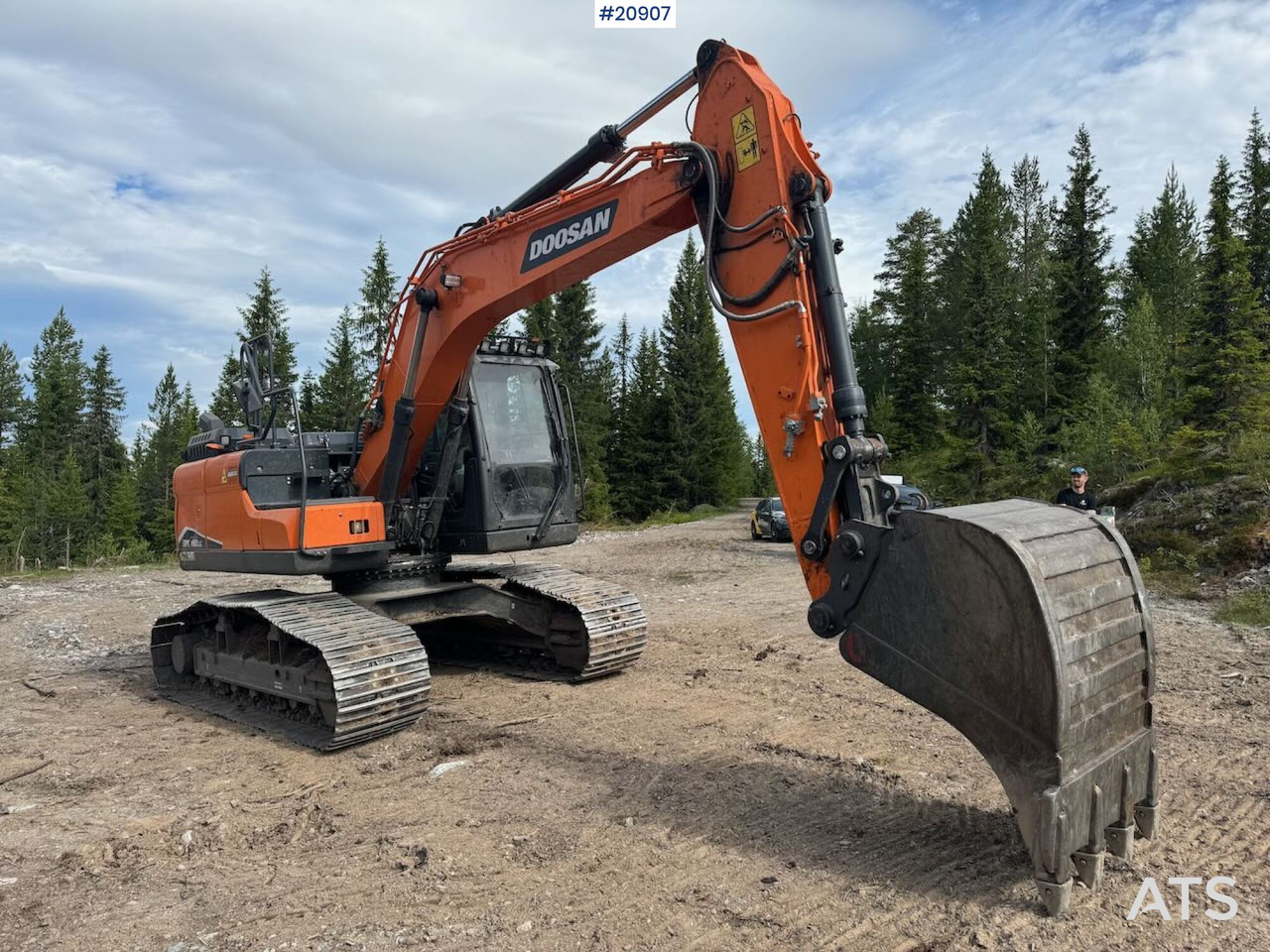 Doosan DX160LC - Гусеничный экскаватор: фото 4 Doosan DX160LC - Гусеничный экскаватор: фото 4