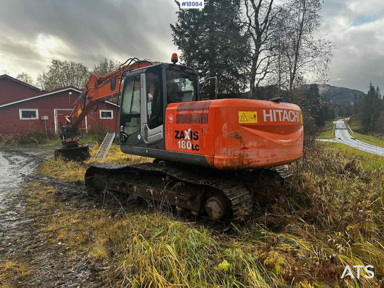 Hitachi ZX180LC-3 - Экскаватор: фото 1 Hitachi ZX180LC-3 - Экскаватор: фото 1