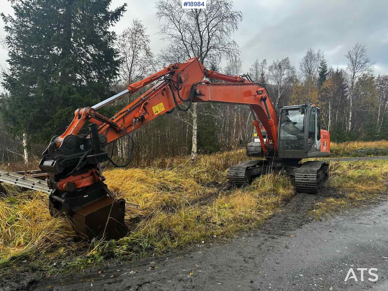 Hitachi ZX180LC-3 - Экскаватор: фото 2 Hitachi ZX180LC-3 - Экскаватор: фото 2
