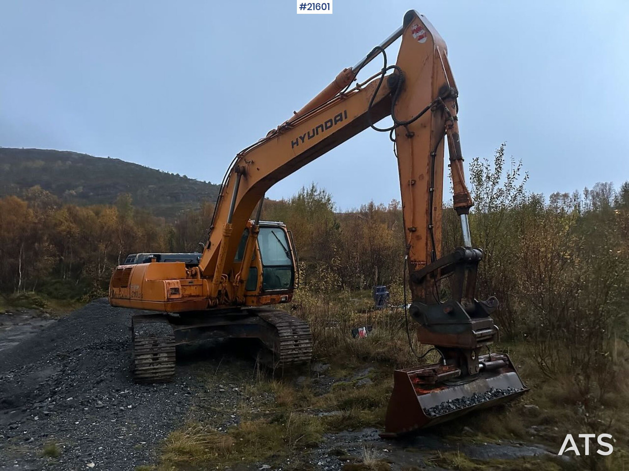 Hyundai 210LC- 3H gravemaskin m/ 5 skuffer. Byttet belter for 100 timer siden - Гусеничный экскаватор: фото 1 Hyundai 210LC- 3H gravemaskin m/ 5 skuffer. Byttet belter for 100 timer siden - Гусеничный экскаватор: фото 1