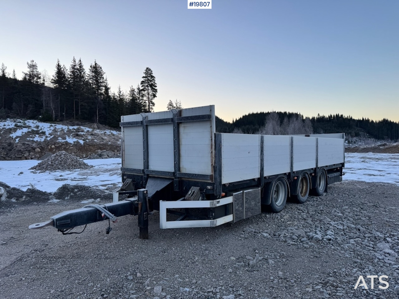 Istrail 3 akslet plankjerre - Прицеп бортовой/ Платформа: фото 1 Istrail 3 akslet plankjerre - Прицеп бортовой/ Платформа: фото 1