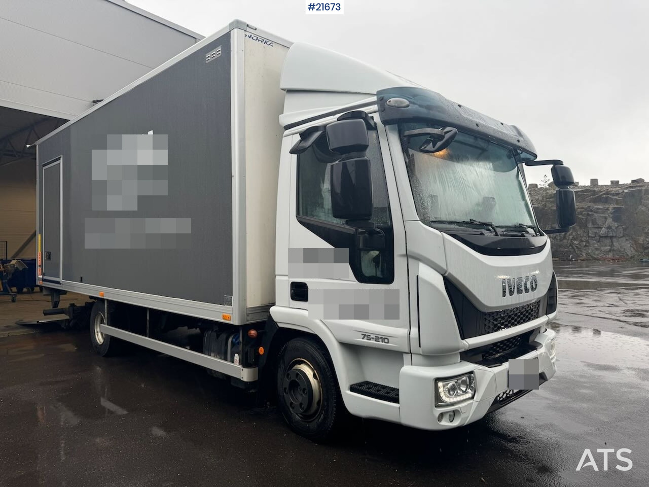 Iveco 75E-210 4x2 skapbil m/ lift SE VIDEO - Грузовик с закрытым кузовом: фото 1 Iveco 75E-210 4x2 skapbil m/ lift SE VIDEO - Грузовик с закрытым кузовом: фото 1