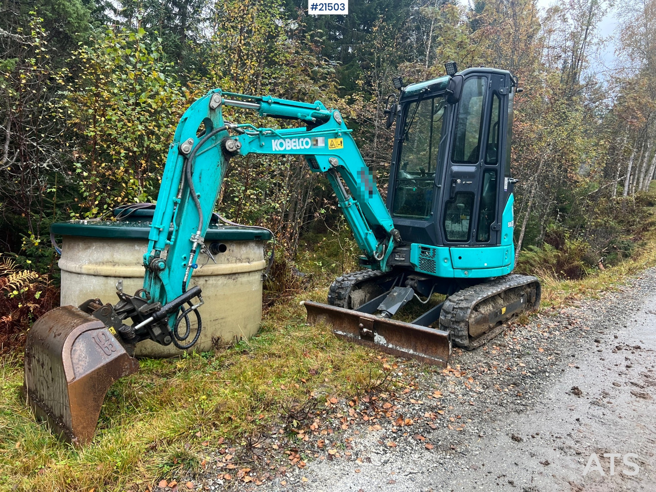 Kobelco Sk25SR-6E Gravemaskin m/ pusseskuffe,graveskuffe og tilt - Мини-экскаватор: фото 1 Kobelco Sk25SR-6E Gravemaskin m/ pusseskuffe,graveskuffe og tilt - Мини-экскаватор: фото 1