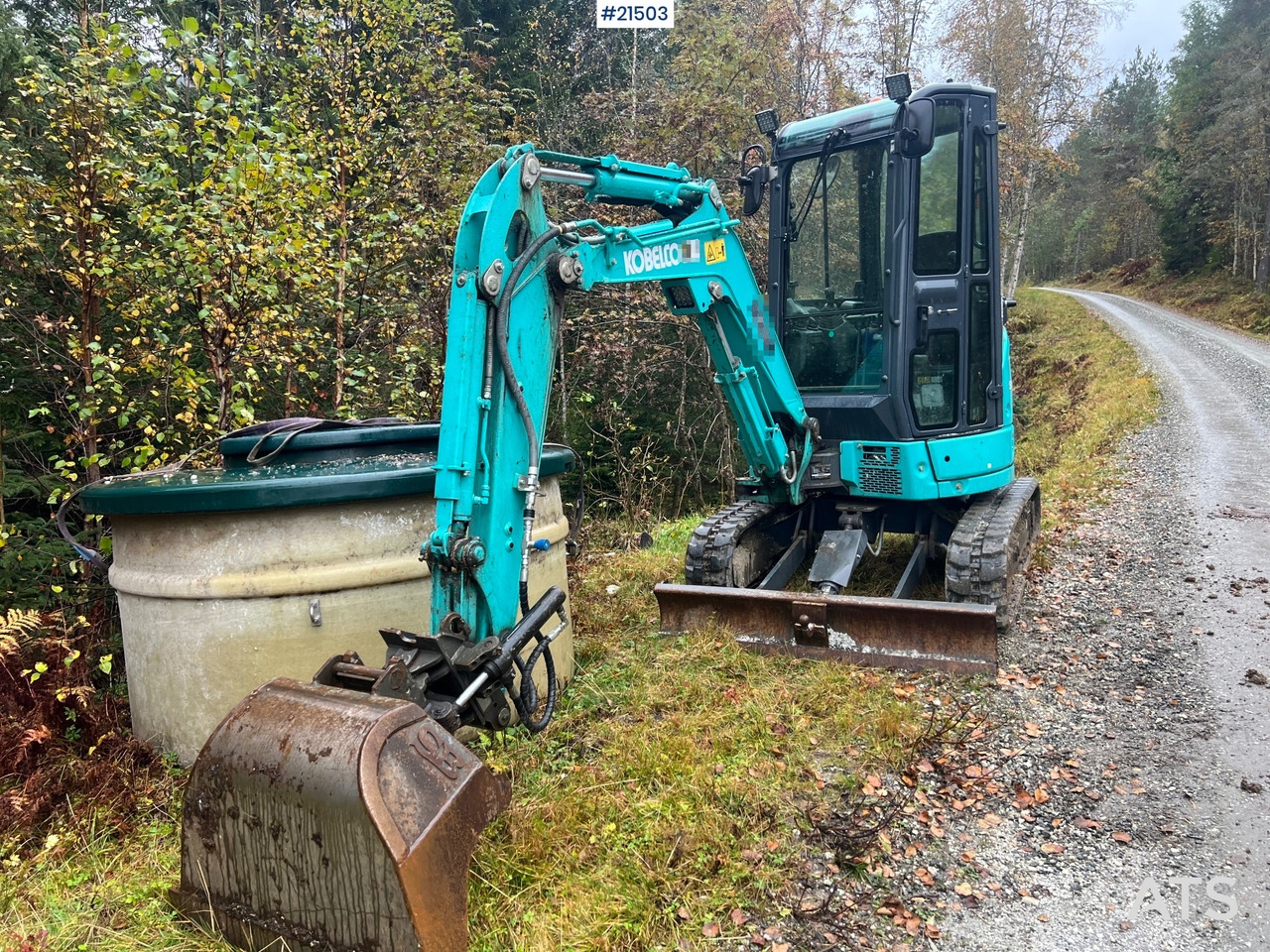 Kobelco Sk25SR-6E Gravemaskin m/ pusseskuffe,graveskuffe og tilt - Мини-экскаватор: фото 4 Kobelco Sk25SR-6E Gravemaskin m/ pusseskuffe,graveskuffe og tilt - Мини-экскаватор: фото 4