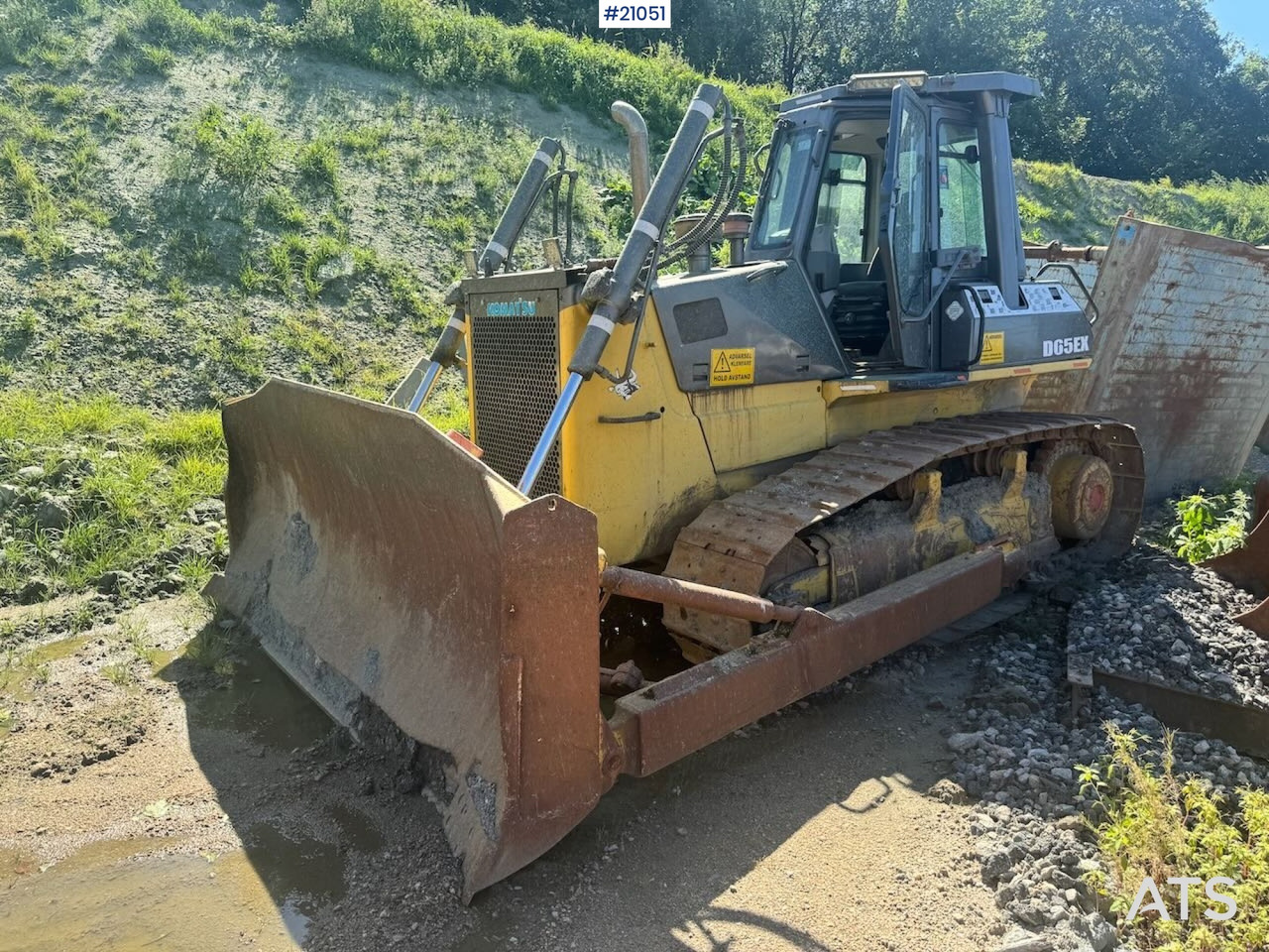 Komatsu D65EX - Бульдозер: фото 1 Komatsu D65EX - Бульдозер: фото 1