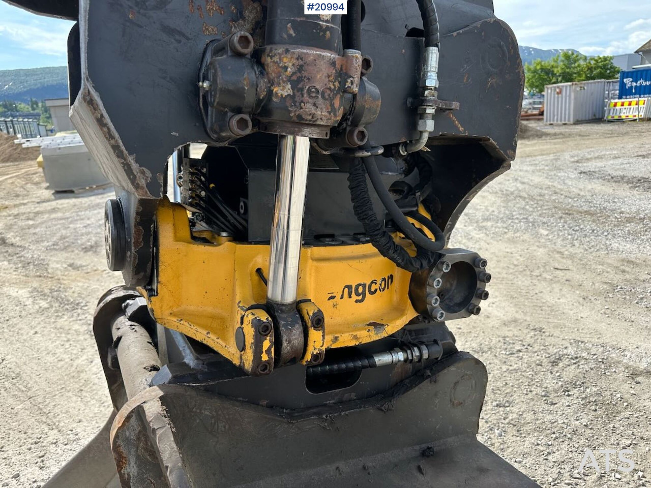 Гусеничный экскаватор Komatsu PC228USLC-10: фото 12