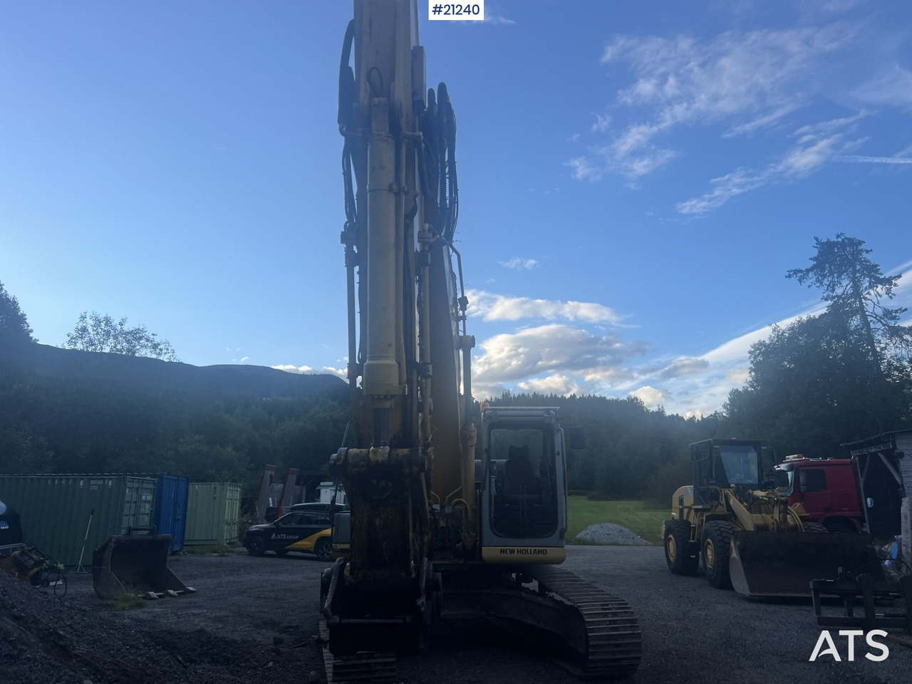 New Holland E265B Gravemaskin m/ graveskuffe og hydraulisk pusseskuffe - Гусеничный экскаватор: фото 5 New Holland E265B Gravemaskin m/ graveskuffe og hydraulisk pusseskuffe - Гусеничный экскаватор: фото 5