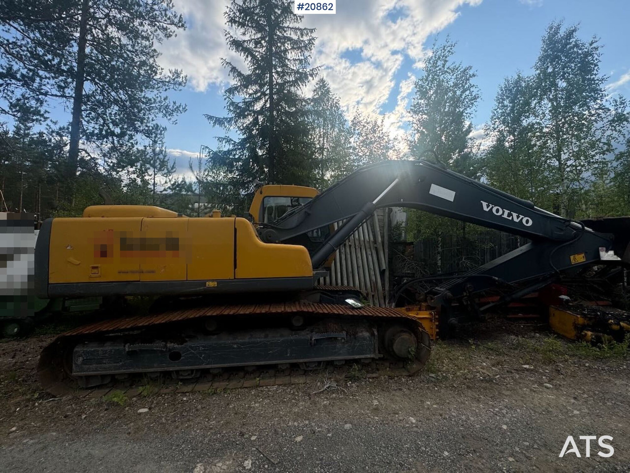 Volvo EC240LC - Гусеничный экскаватор: фото 1 Volvo EC240LC - Гусеничный экскаватор: фото 1