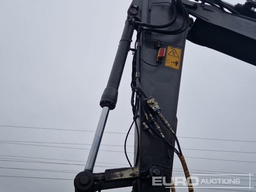 Гусеничный экскаватор 2013 Volvo EC220DL: фото 23 Гусеничный экскаватор 2013 Volvo EC220DL: фото 23